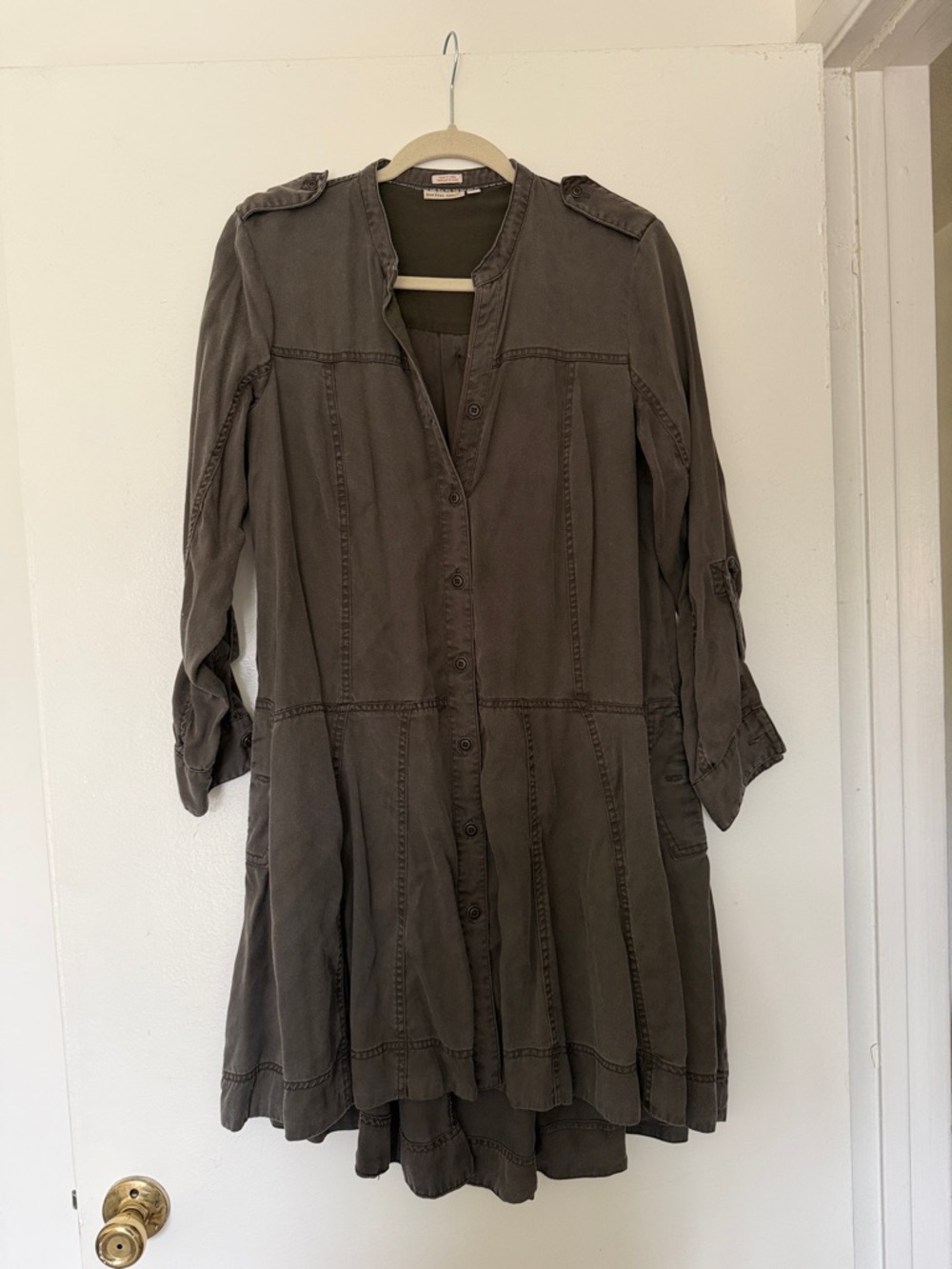 HOLDING HORSES Olive-Grey Button-Front Midi Dress